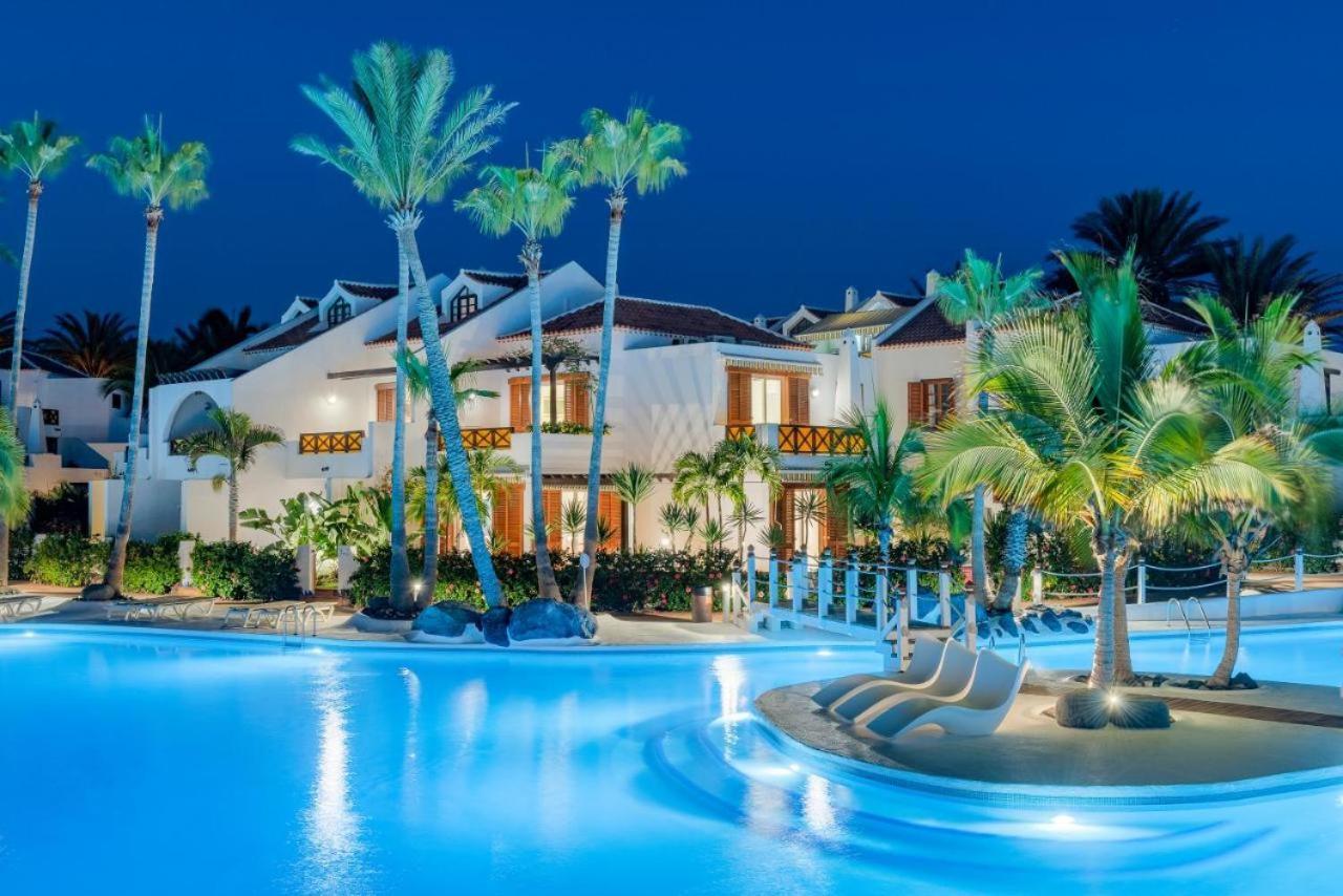 Villas And Apartments In A Popular Complex Playa de las Americas  Exterior photo