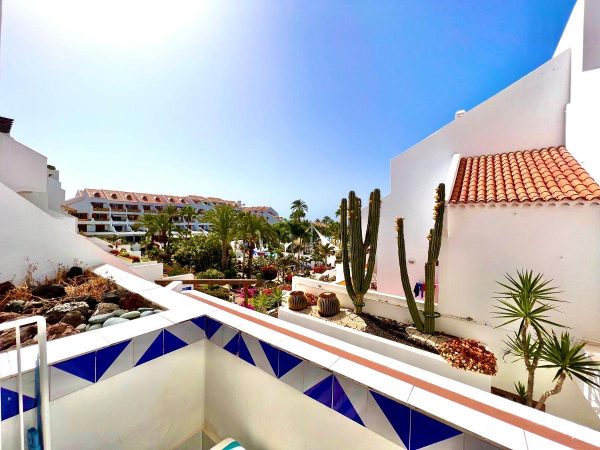 Villas And Apartments In A Popular Complex Playa de las Americas  Exterior photo